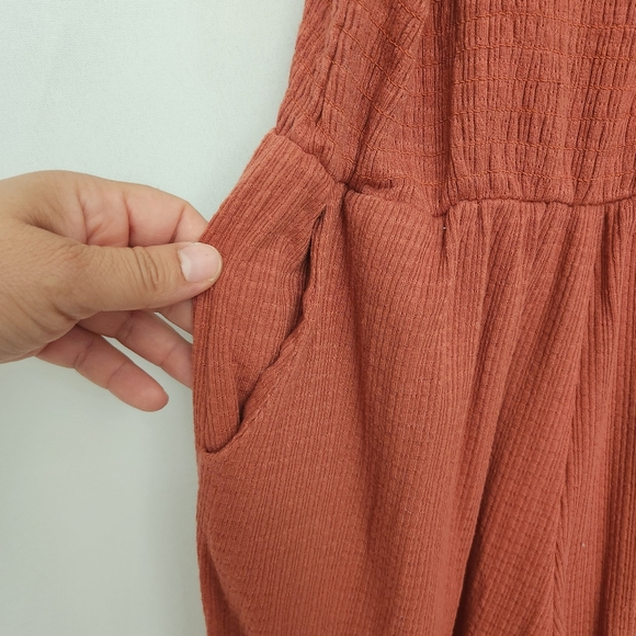 Walking on Sunshine Coral Romper / Jumpsuit (Juniors- Small) - Picture 3 of 8